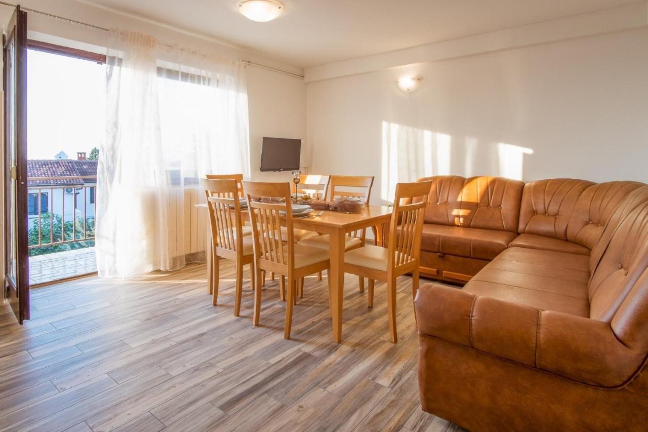 Bubi Apartments Malinska Kültér fotó