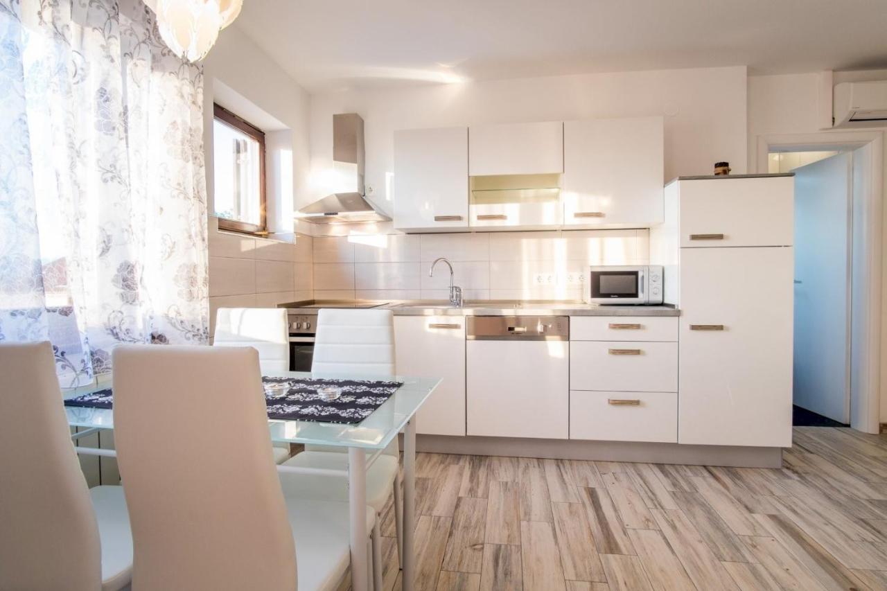 Bubi Apartments Malinska Kültér fotó
