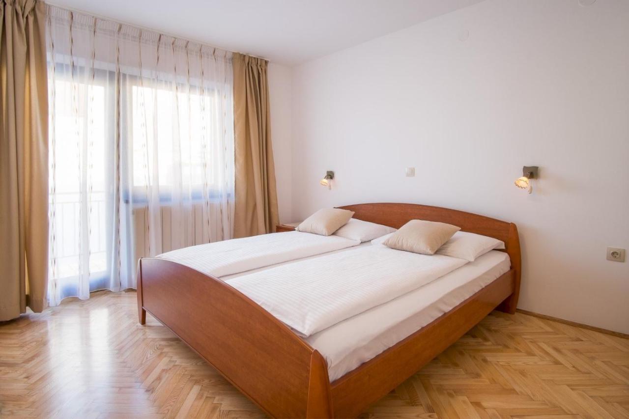 Bubi Apartments Malinska Kültér fotó